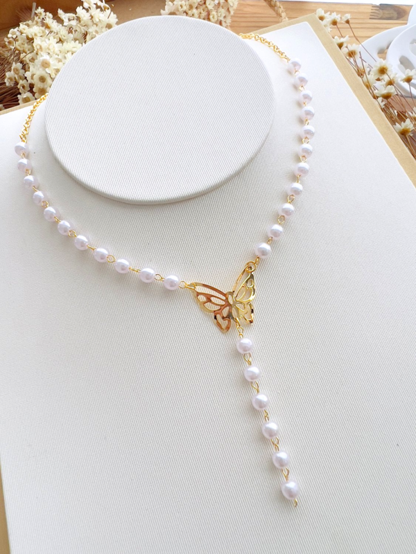 Colar Choker Pérolas e Borboleta