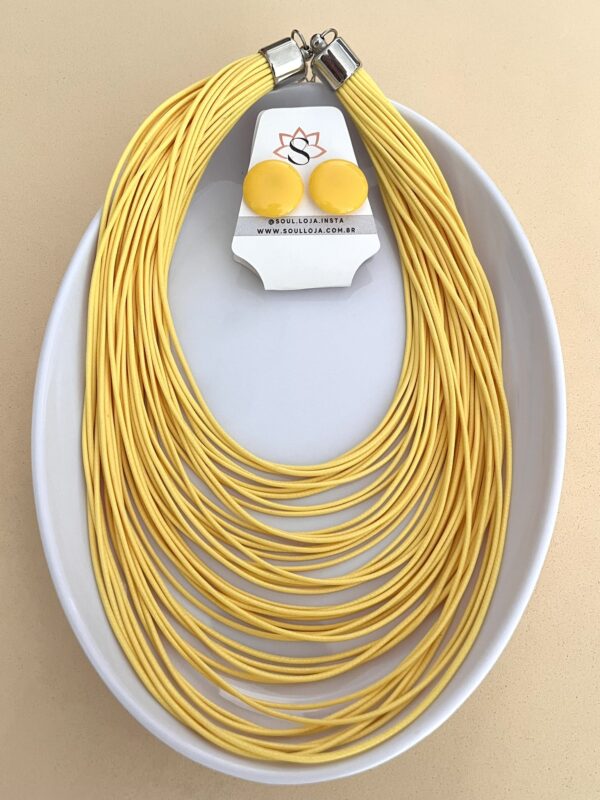 Colar e Brincos Fios Amarelo Claro - Imagem 4