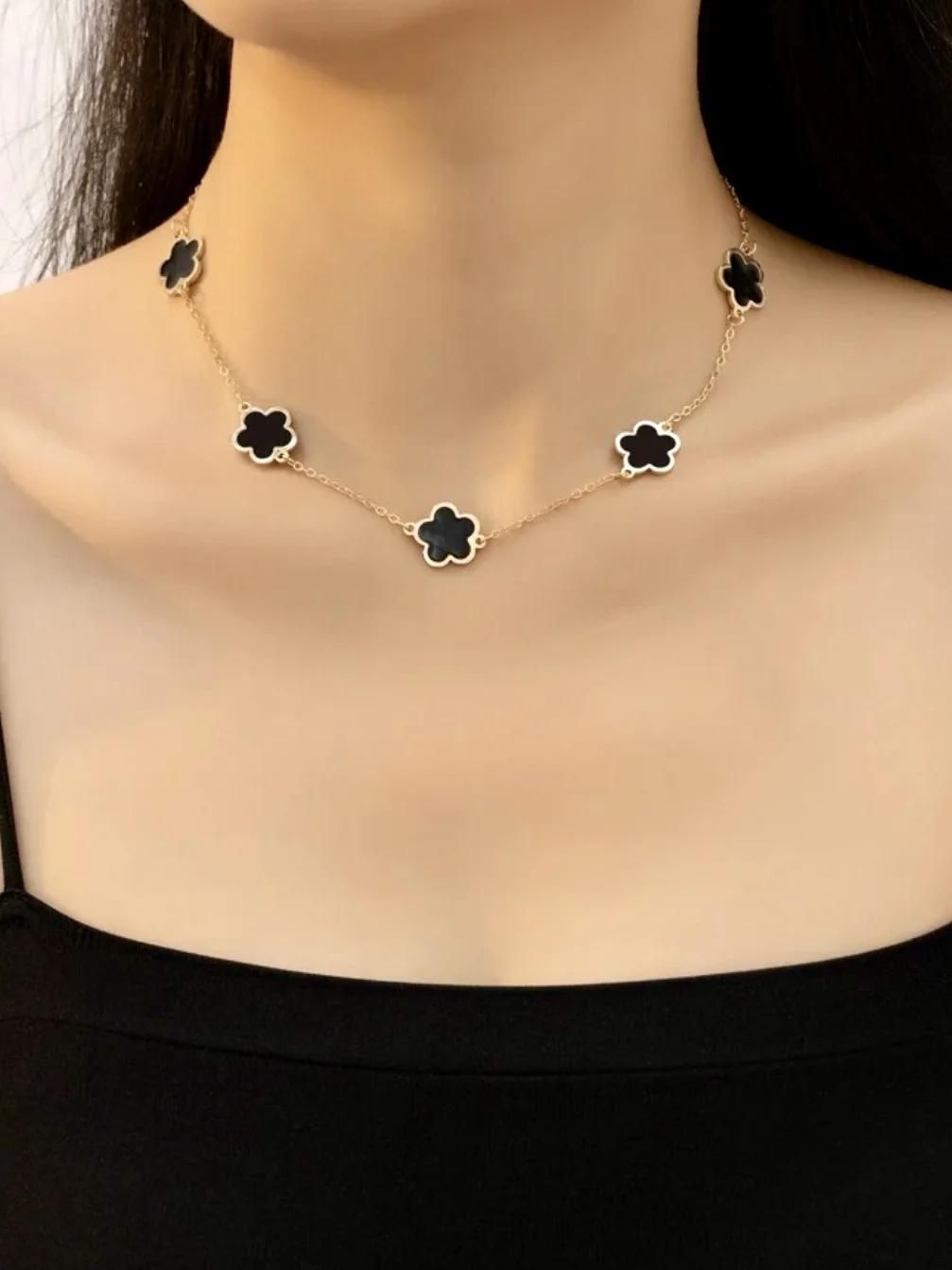 Colar Trevo Preto